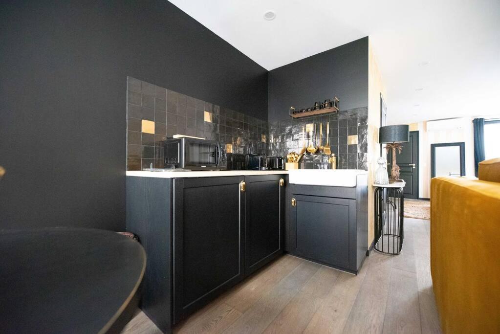 Monsieur Montmartre - Moulin Rouge Residence Paris Bilik gambar
